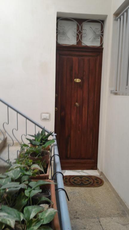 Casa Vacanze Trapani Via Merce Exterior foto